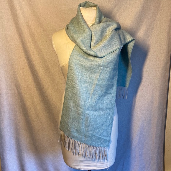 Urbanara 100% Baby Alpaca Scarf - Picture 3 of 9